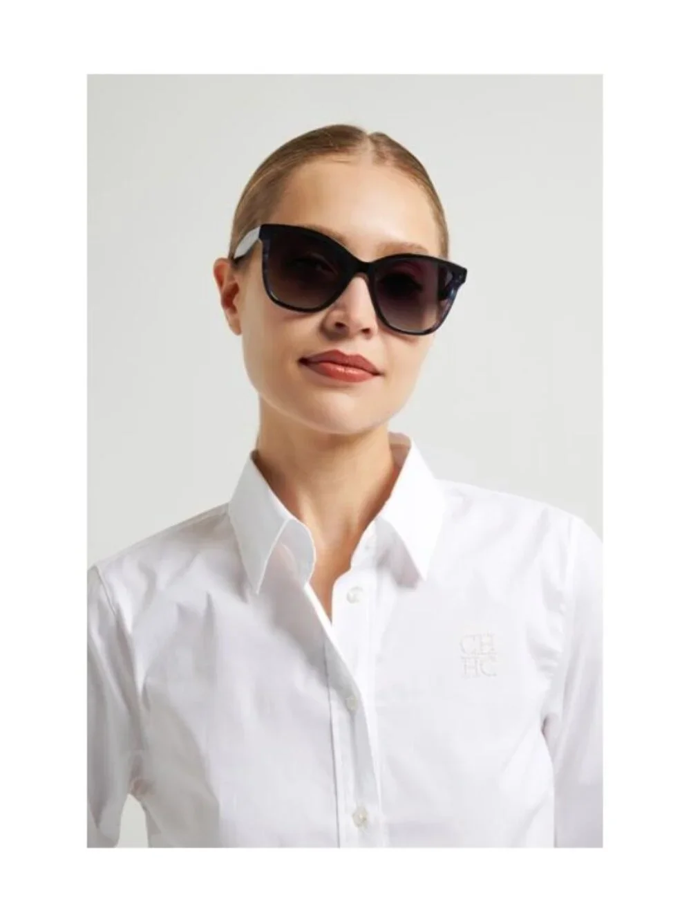 New Carolina Herrera Women's Sunglasses Grey Lens HER 0390 S 807 56